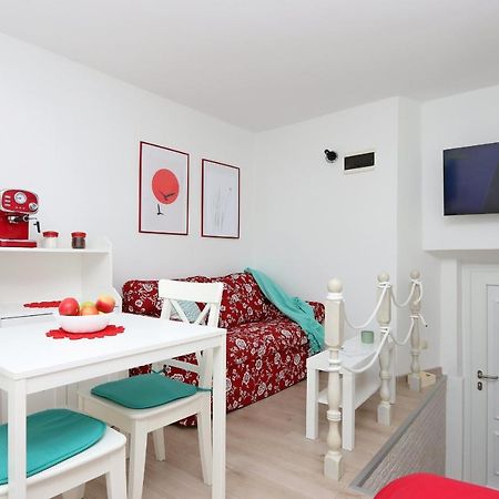 Sha La La - Charming, Unique Studio In A Historic Building Next To A Castle, Wifi, Smart Tv, Washer-Dryer Bakar Exteriér fotografie