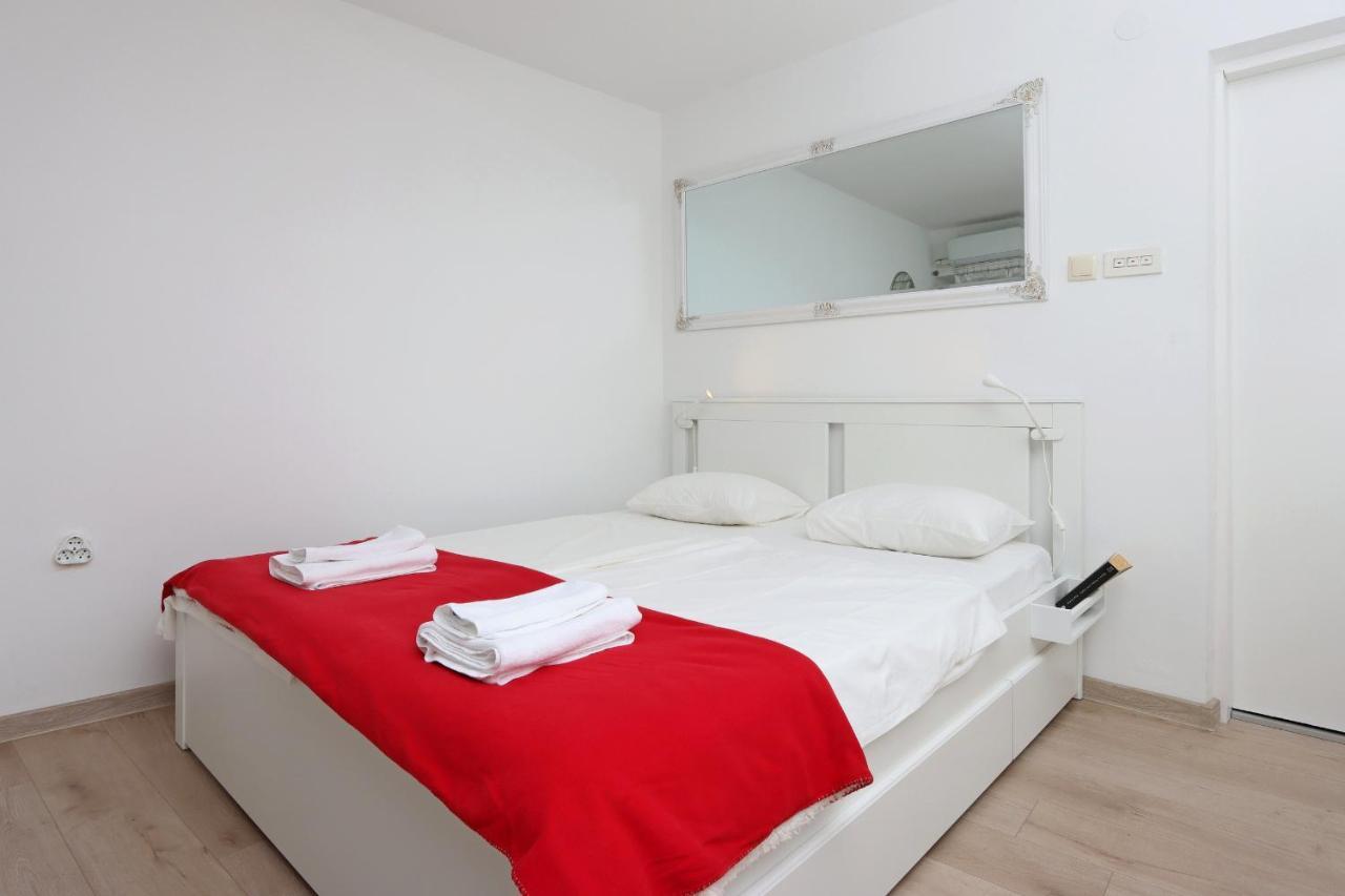 Sha La La - Charming, Unique Studio In A Historic Building Next To A Castle, Wifi, Smart Tv, Washer-Dryer Bakar Exteriér fotografie