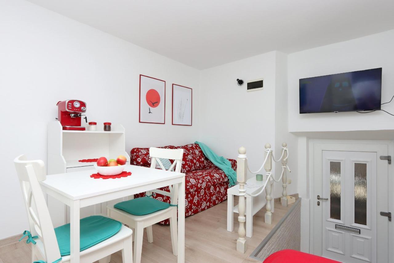 Sha La La - Charming, Unique Studio In A Historic Building Next To A Castle, Wifi, Smart Tv, Washer-Dryer Bakar Exteriér fotografie