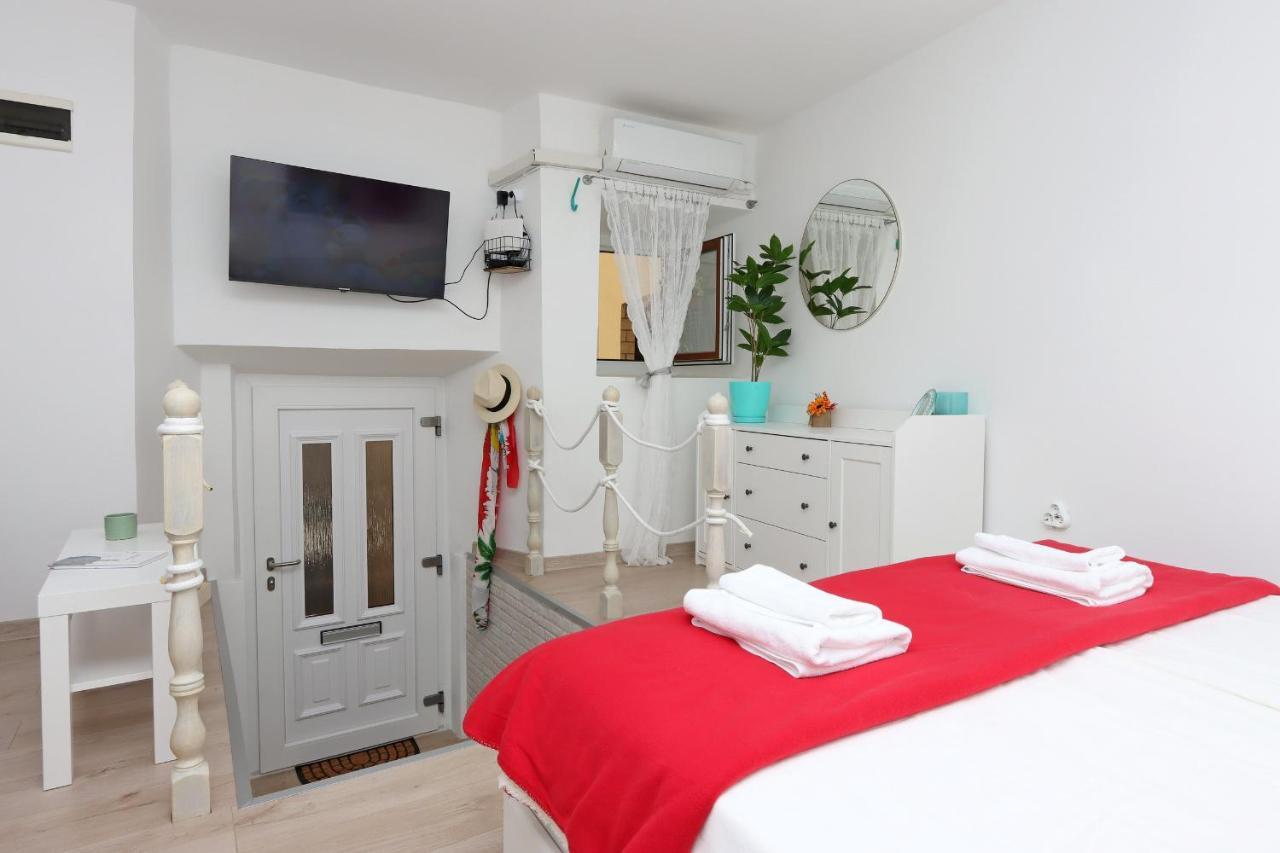 Sha La La - Charming, Unique Studio In A Historic Building Next To A Castle, Wifi, Smart Tv, Washer-Dryer Bakar Exteriér fotografie